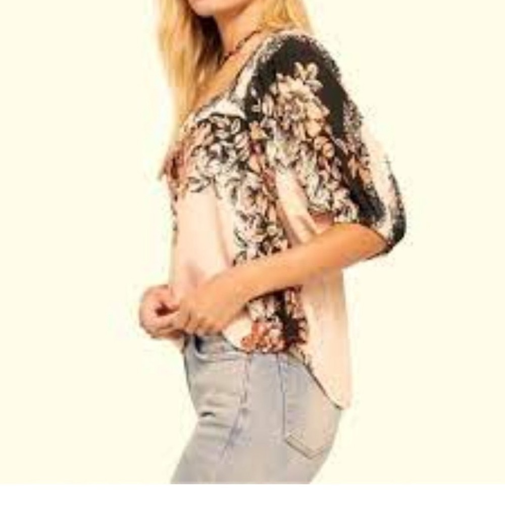Free People WOMENS Floral Blouse - Peach and Black small